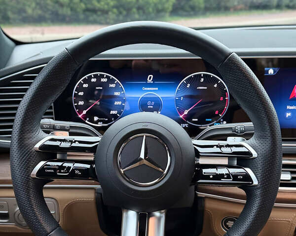 Мерседес ГЛС-Класс 2024 у Києві на Automoto.ua Зелений Мерседес ГЛС-Класс, об'ємом двигуна 2.93 л та пробігом 10 тис. км за 124900 $, фото 10 на Automoto.ua