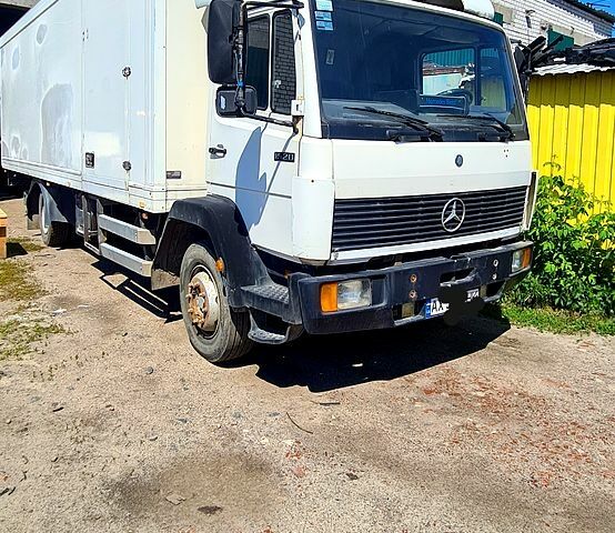 Белый Мерседес ЛН, объемом двигателя 4.3 л и пробегом 0 тыс. км за 8200 $, фото 6 на Automoto.ua