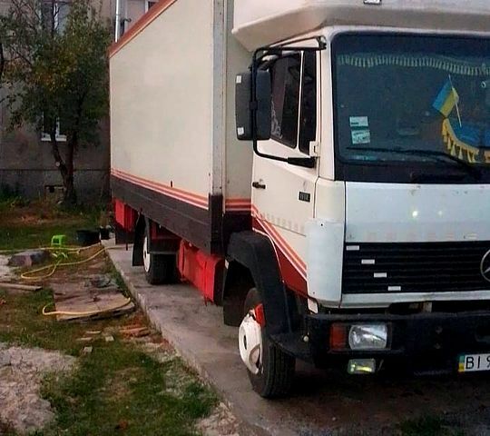 Белый Мерседес ЛН, объемом двигателя 39 л и пробегом 500 тыс. км за 8500 $, фото 5 на Automoto.ua