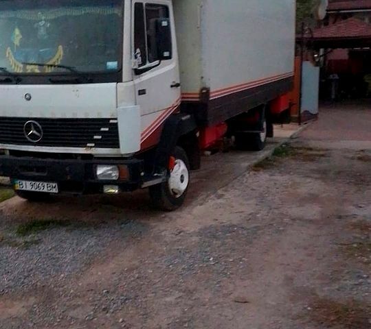 Белый Мерседес ЛН, объемом двигателя 39 л и пробегом 500 тыс. км за 8500 $, фото 7 на Automoto.ua