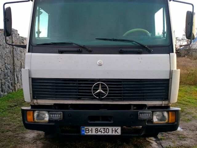 Белый Мерседес ЛН, объемом двигателя 4.2 л и пробегом 100 тыс. км за 6000 $, фото 6 на Automoto.ua