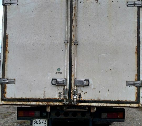 Мерседес ЛН, об'ємом двигуна 4.3 л та пробігом 225 тис. км за 5500 $, фото 1 на Automoto.ua