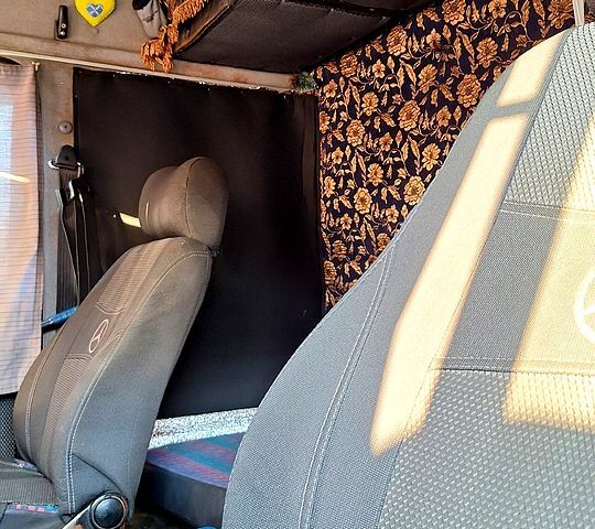 Мерседес ЛН, объемом двигателя 4.3 л и пробегом 0 тыс. км за 3500 $, фото 5 на Automoto.ua