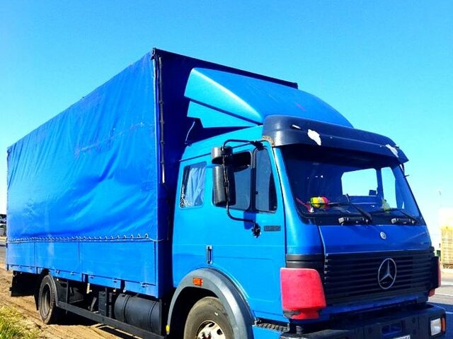 Синий Мерседес ЛН, объемом двигателя 11 л и пробегом 300 тыс. км за 9000 $, фото 1 на Automoto.ua