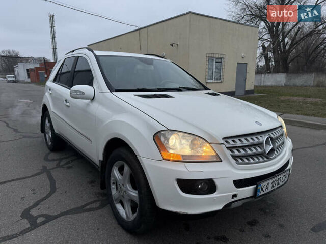 Білий Мерседес М-Клас, об'ємом двигуна 3.5 л та пробігом 265 тис. км за 6400 $, фото 19 на Automoto.ua