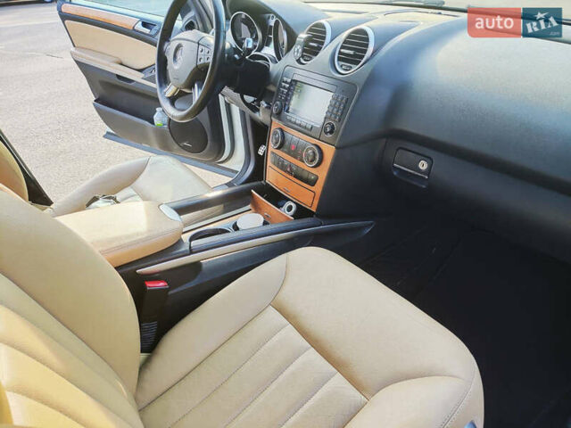 Білий Мерседес М-Клас, об'ємом двигуна 3.5 л та пробігом 130 тис. км за 10600 $, фото 5 на Automoto.ua