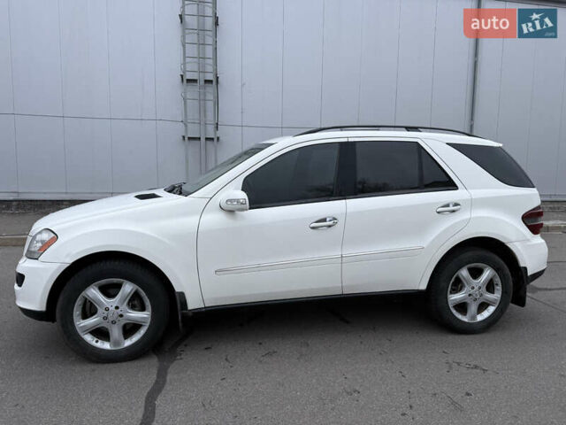 Білий Мерседес М-Клас, об'ємом двигуна 3.5 л та пробігом 265 тис. км за 6400 $, фото 2 на Automoto.ua