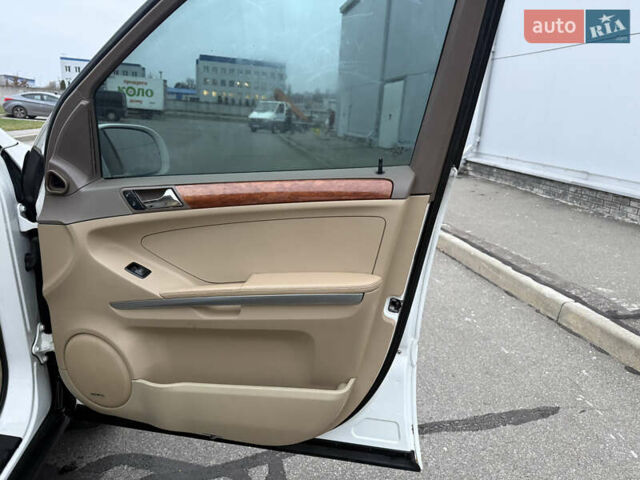 Білий Мерседес М-Клас, об'ємом двигуна 3.5 л та пробігом 265 тис. км за 6400 $, фото 16 на Automoto.ua