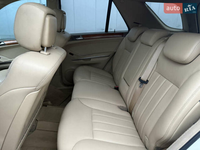 Білий Мерседес М-Клас, об'ємом двигуна 3.5 л та пробігом 265 тис. км за 6400 $, фото 11 на Automoto.ua