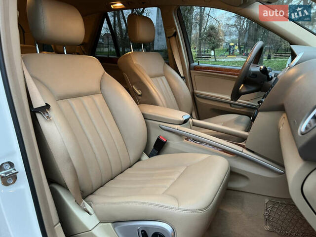 Белый Мерседес М-Класс, объемом двигателя 3.5 л и пробегом 154 тыс. км за 11800 $, фото 29 на Automoto.ua