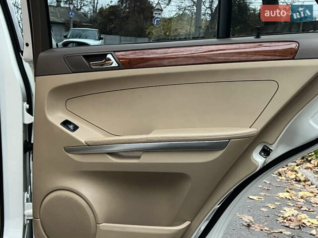 Белый Мерседес М-Класс, объемом двигателя 3.5 л и пробегом 154 тыс. км за 11800 $, фото 23 на Automoto.ua