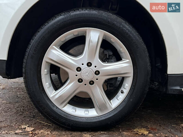 Белый Мерседес М-Класс, объемом двигателя 3.5 л и пробегом 154 тыс. км за 11800 $, фото 12 на Automoto.ua