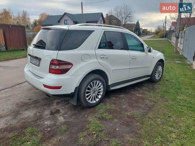 Мерседес М-Класс 2008 в Фастове на Automoto.ua Белый Мерседес М-Класс, объемом двигателя 3.5 л и пробегом 261 тыс. км за 12800 $, фото 8 на Automoto.ua