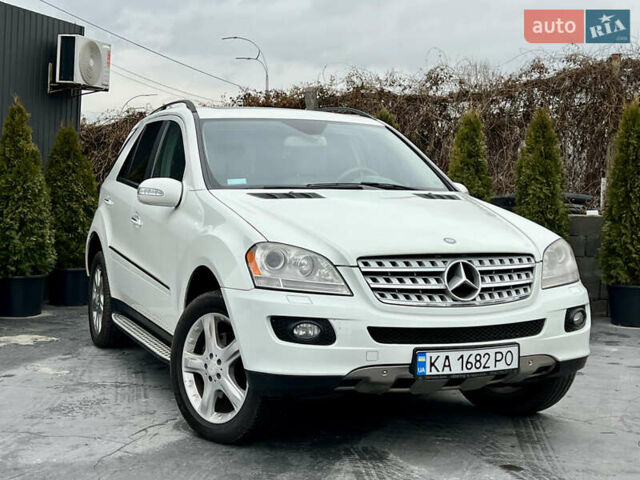 Белый Мерседес М-Класс, объемом двигателя 3.5 л и пробегом 154 тыс. км за 11600 $, фото 7 на Automoto.ua