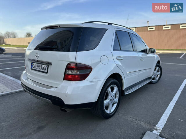 Белый Мерседес М-Класс, объемом двигателя 3 л и пробегом 266 тыс. км за 11650 $, фото 4 на Automoto.ua