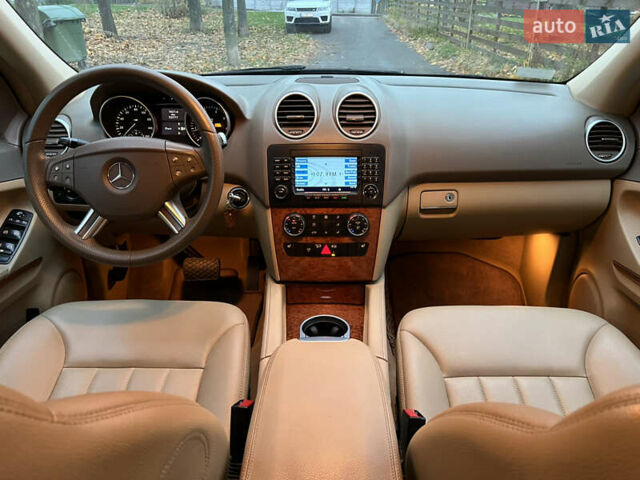 Белый Мерседес М-Класс, объемом двигателя 3.5 л и пробегом 154 тыс. км за 11800 $, фото 30 на Automoto.ua