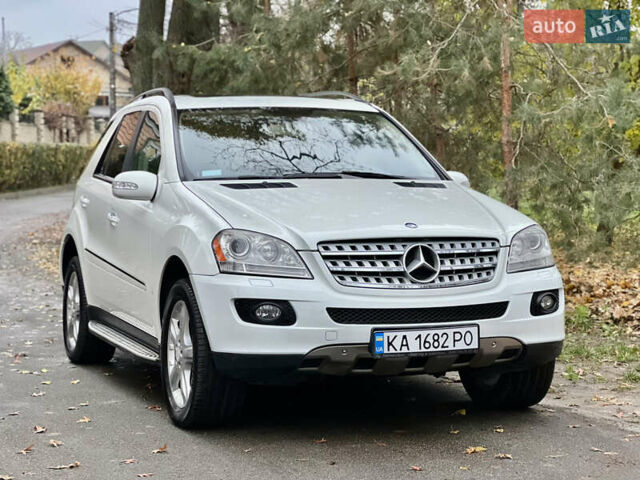 Белый Мерседес М-Класс, объемом двигателя 3.5 л и пробегом 154 тыс. км за 11800 $, фото 1 на Automoto.ua