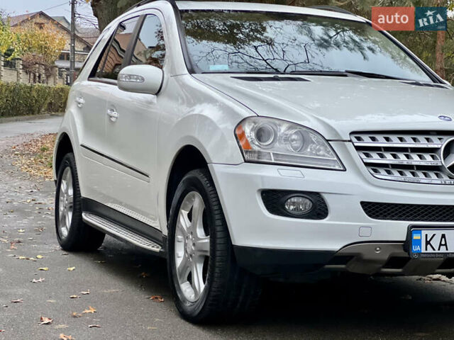 Белый Мерседес М-Класс, объемом двигателя 3.5 л и пробегом 154 тыс. км за 11800 $, фото 3 на Automoto.ua