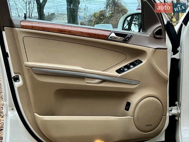 Белый Мерседес М-Класс, объемом двигателя 3.5 л и пробегом 154 тыс. км за 11800 $, фото 14 на Automoto.ua