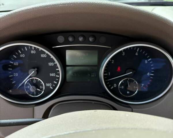 Белый Мерседес М-Класс, объемом двигателя 3.5 л и пробегом 215 тыс. км за 12100 $, фото 8 на Automoto.ua