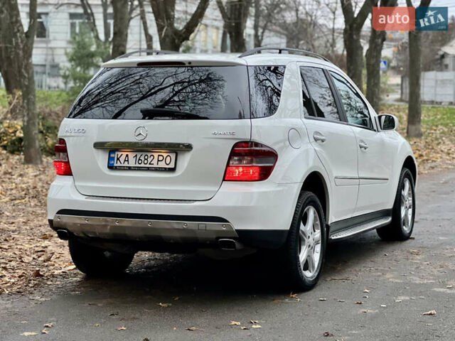 Белый Мерседес М-Класс, объемом двигателя 3.5 л и пробегом 154 тыс. км за 11800 $, фото 8 на Automoto.ua