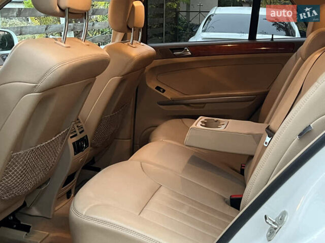 Белый Мерседес М-Класс, объемом двигателя 3.5 л и пробегом 154 тыс. км за 11800 $, фото 20 на Automoto.ua