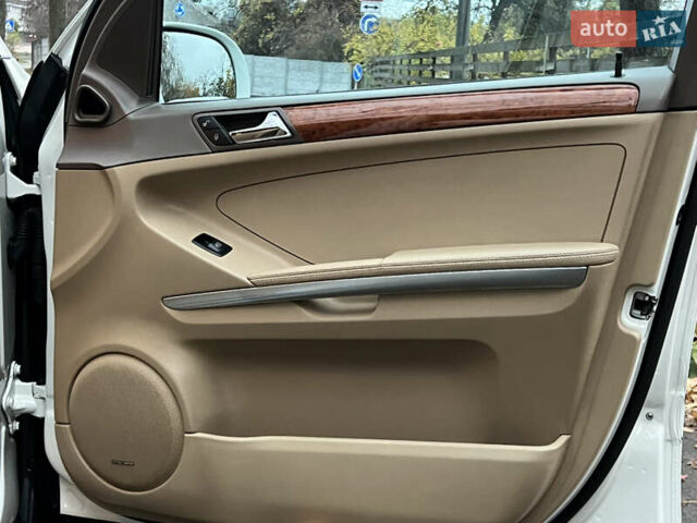 Белый Мерседес М-Класс, объемом двигателя 3.5 л и пробегом 154 тыс. км за 11800 $, фото 24 на Automoto.ua