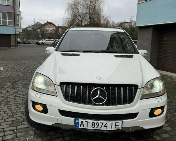 Белый Мерседес М-Класс, объемом двигателя 2.99 л и пробегом 275 тыс. км за 13800 $, фото 5 на Automoto.ua