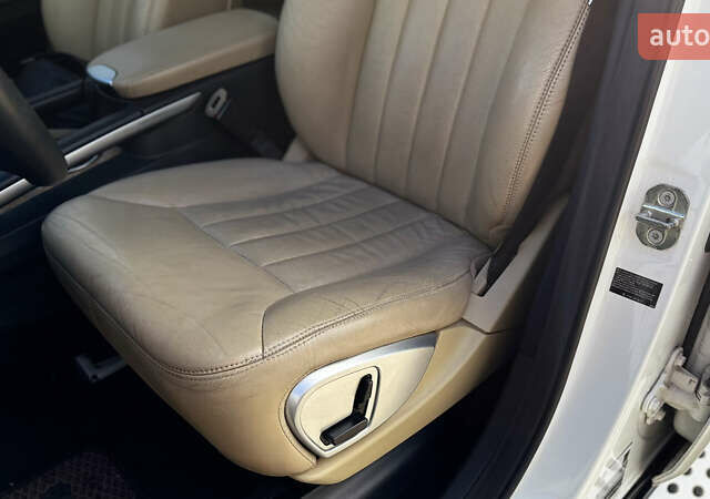 Белый Мерседес М-Класс, объемом двигателя 3.5 л и пробегом 258 тыс. км за 10900 $, фото 11 на Automoto.ua