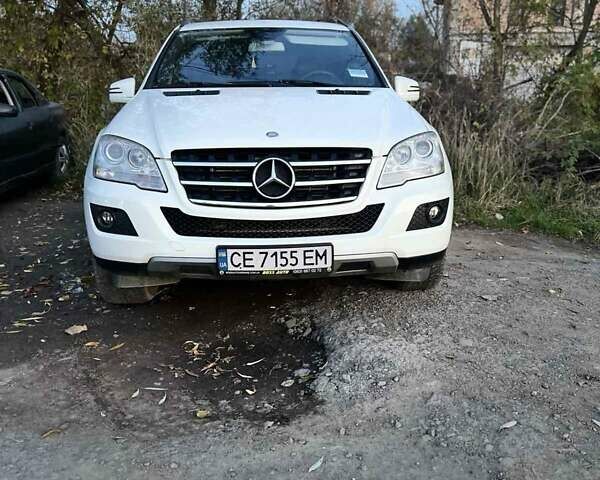 Белый Мерседес М-Класс, объемом двигателя 3 л и пробегом 308 тыс. км за 14500 $, фото 3 на Automoto.ua