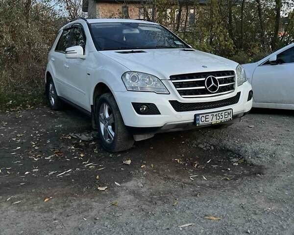 Белый Мерседес М-Класс, объемом двигателя 3 л и пробегом 308 тыс. км за 14500 $, фото 6 на Automoto.ua