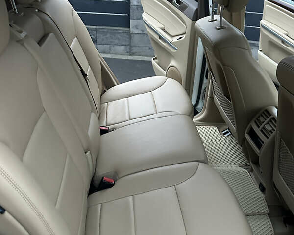 Белый Мерседес М-Класс, объемом двигателя 3.5 л и пробегом 312 тыс. км за 14500 $, фото 23 на Automoto.ua