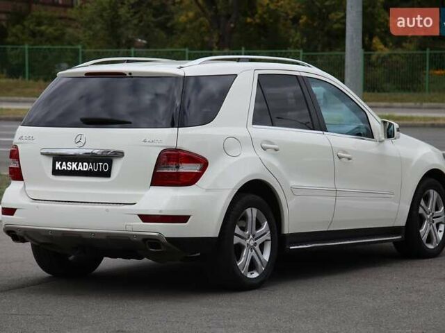 Білий Мерседес М-Клас, об'ємом двигуна 3.5 л та пробігом 30 тис. км за 22800 $, фото 5 на Automoto.ua