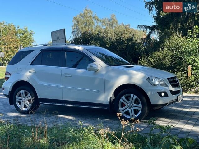 Белый Мерседес М-Класс, объемом двигателя 3 л и пробегом 313 тыс. км за 12800 $, фото 10 на Automoto.ua