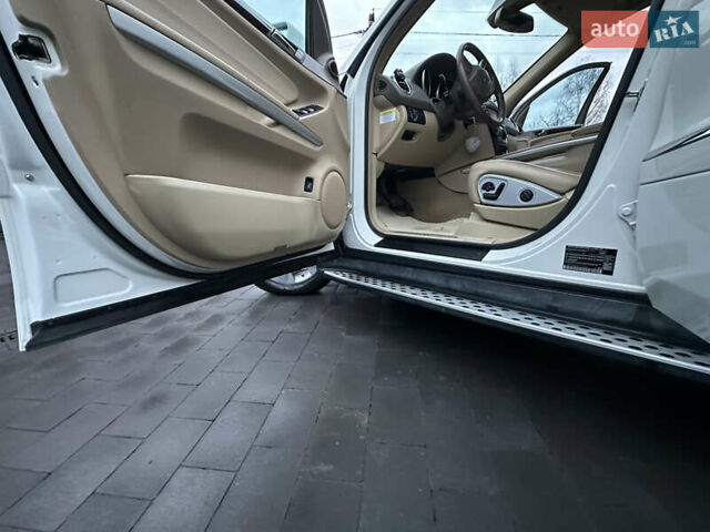 Белый Мерседес М-Класс, объемом двигателя 3.5 л и пробегом 312 тыс. км за 14500 $, фото 25 на Automoto.ua