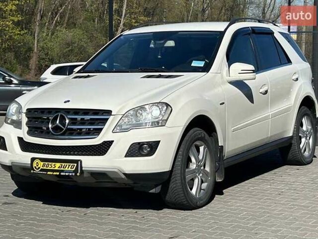 Білий Мерседес М-Клас, об'ємом двигуна 2.99 л та пробігом 300 тис. км за 16700 $, фото 2 на Automoto.ua