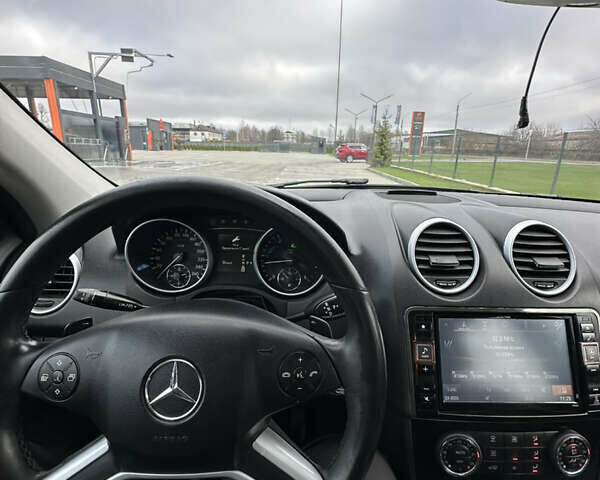 Белый Мерседес М-Класс, объемом двигателя 2.99 л и пробегом 185 тыс. км за 15500 $, фото 14 на Automoto.ua