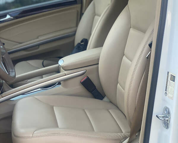 Білий Мерседес М-Клас, об'ємом двигуна 3 л та пробігом 144 тис. км за 14999 $, фото 14 на Automoto.ua