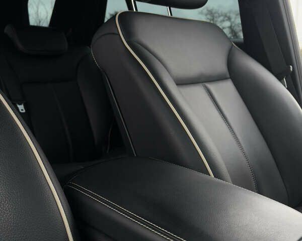 Белый Мерседес М-Класс, объемом двигателя 2.99 л и пробегом 215 тыс. км за 16300 $, фото 6 на Automoto.ua