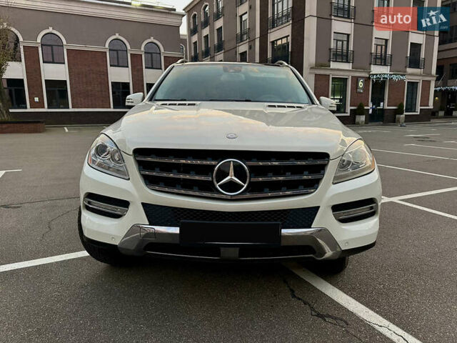 Білий Мерседес М-Клас, об'ємом двигуна 2.99 л та пробігом 257 тис. км за 21750 $, фото 2 на Automoto.ua