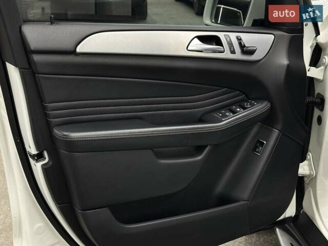 Білий Мерседес М-Клас, об'ємом двигуна 2.14 л та пробігом 183 тис. км за 22500 $, фото 19 на Automoto.ua