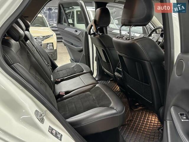 Білий Мерседес М-Клас, об'ємом двигуна 2.14 л та пробігом 183 тис. км за 22500 $, фото 23 на Automoto.ua