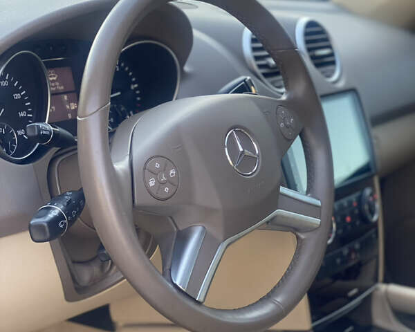 Білий Мерседес М-Клас, об'ємом двигуна 3 л та пробігом 144 тис. км за 14999 $, фото 17 на Automoto.ua