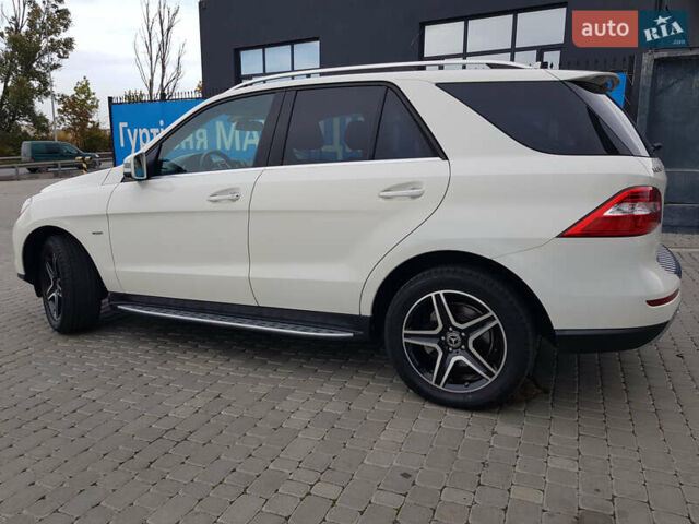 Белый Мерседес М-Класс, объемом двигателя 2.99 л и пробегом 193 тыс. км за 23000 $, фото 7 на Automoto.ua