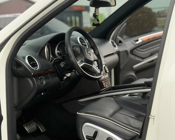 Белый Мерседес М-Класс, объемом двигателя 2.99 л и пробегом 215 тыс. км за 16300 $, фото 11 на Automoto.ua