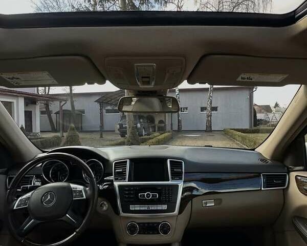 Білий Мерседес М-Клас, об'ємом двигуна 3 л та пробігом 270 тис. км за 18200 $, фото 3 на Automoto.ua