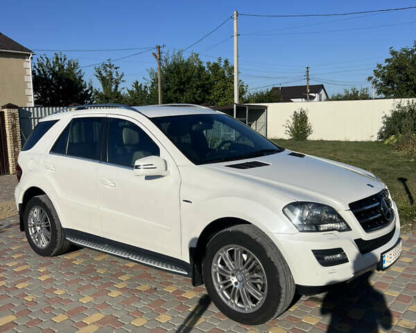 Білий Мерседес М-Клас, об'ємом двигуна 2.99 л та пробігом 225 тис. км за 18000 $, фото 10 на Automoto.ua