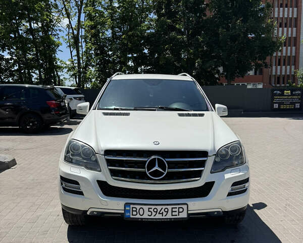 Білий Мерседес М-Клас, об'ємом двигуна 3 л та пробігом 270 тис. км за 18500 $, фото 1 на Automoto.ua