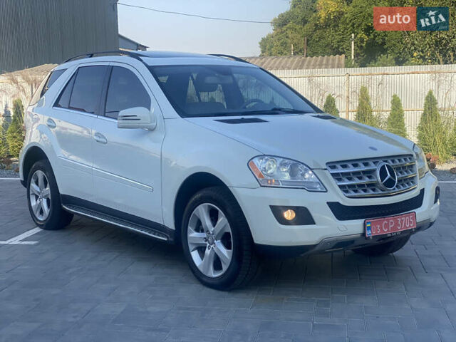 Білий Мерседес М-Клас, об'ємом двигуна 3 л та пробігом 144 тис. км за 14999 $, фото 2 на Automoto.ua