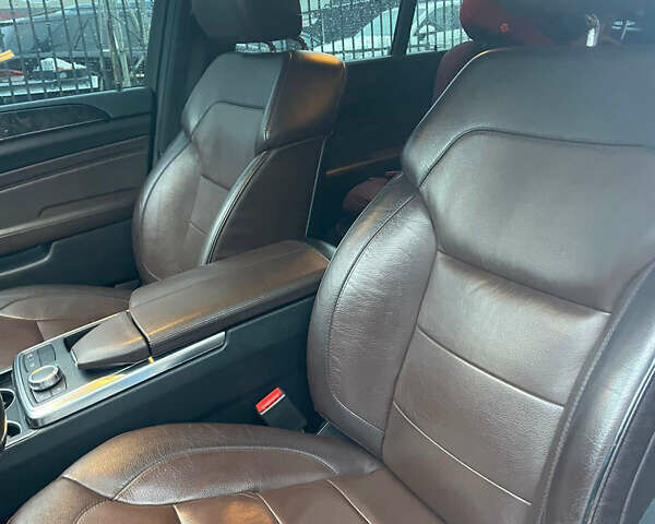 Белый Мерседес М-Класс, объемом двигателя 2.99 л и пробегом 165 тыс. км за 19900 $, фото 8 на Automoto.ua